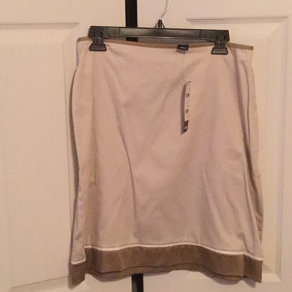 NWT Beige and brown A-line skirt - Picture 1 of 2